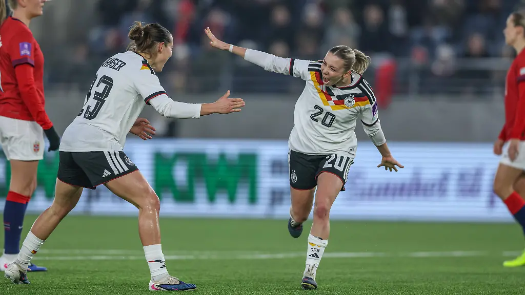 Match de football entre la Norvège et l'Allemagne