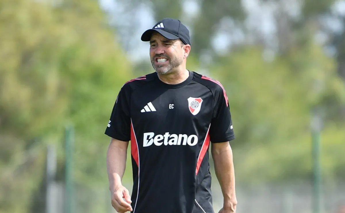 Coudet peaufine la tactique de River pour le duel contre Estudiantes RC et teste une nouvelle stratégie offensive !