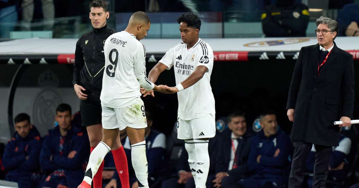 Endrick scintille à Lyon : ses révélations sur les conseils de Mbappé et Camavinga pour réussir en Ligue 1 !