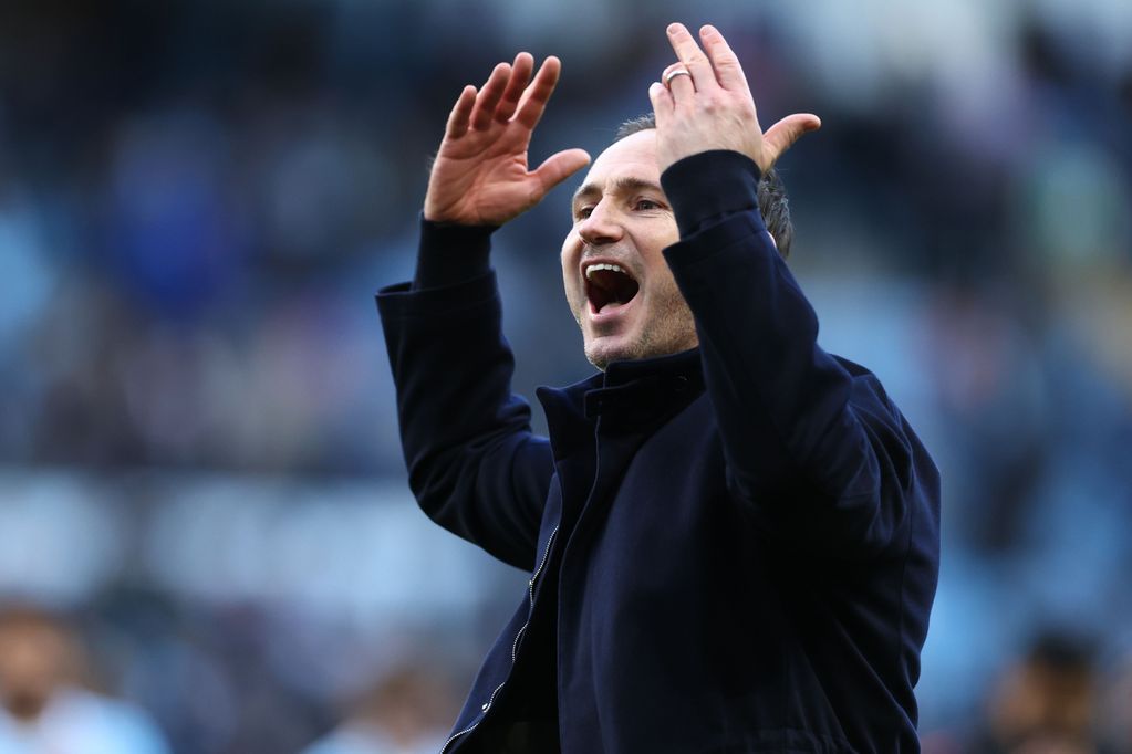 Frank Lampard a chanté 'We'll Live and Die in These Towns' après la victoire de Coventry City contre Stoke