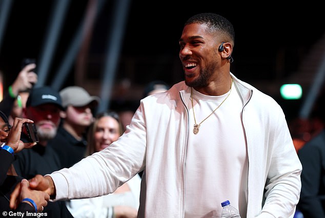 Anthony Joshua, malgré son apparent semi-retrait, était présent à l'O2
