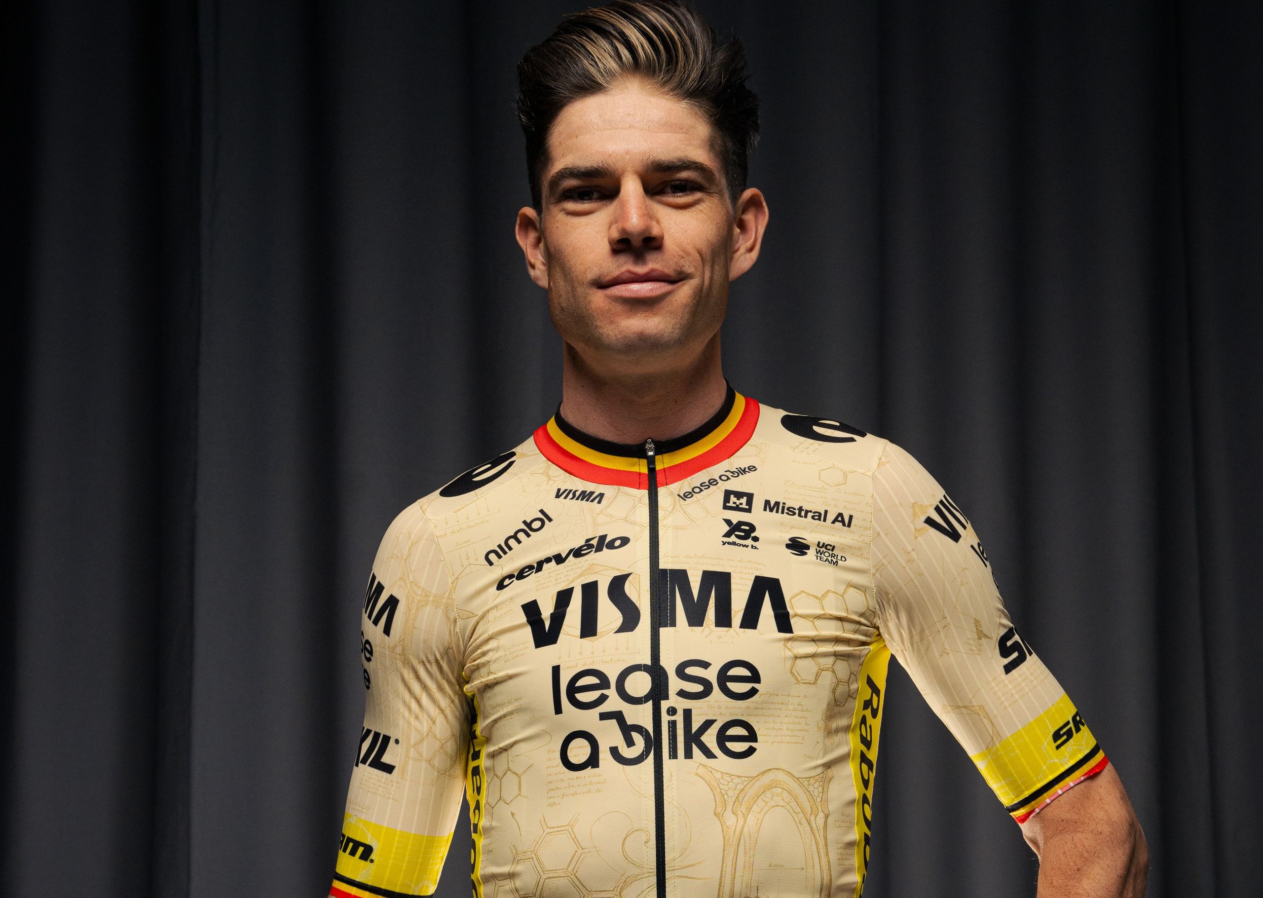 Un maillot de repos historique au Tour de France : conçu par Visma-Lease a Bike après un vote des fans qui a suscité 100 000 réactions en seulement trois jours !