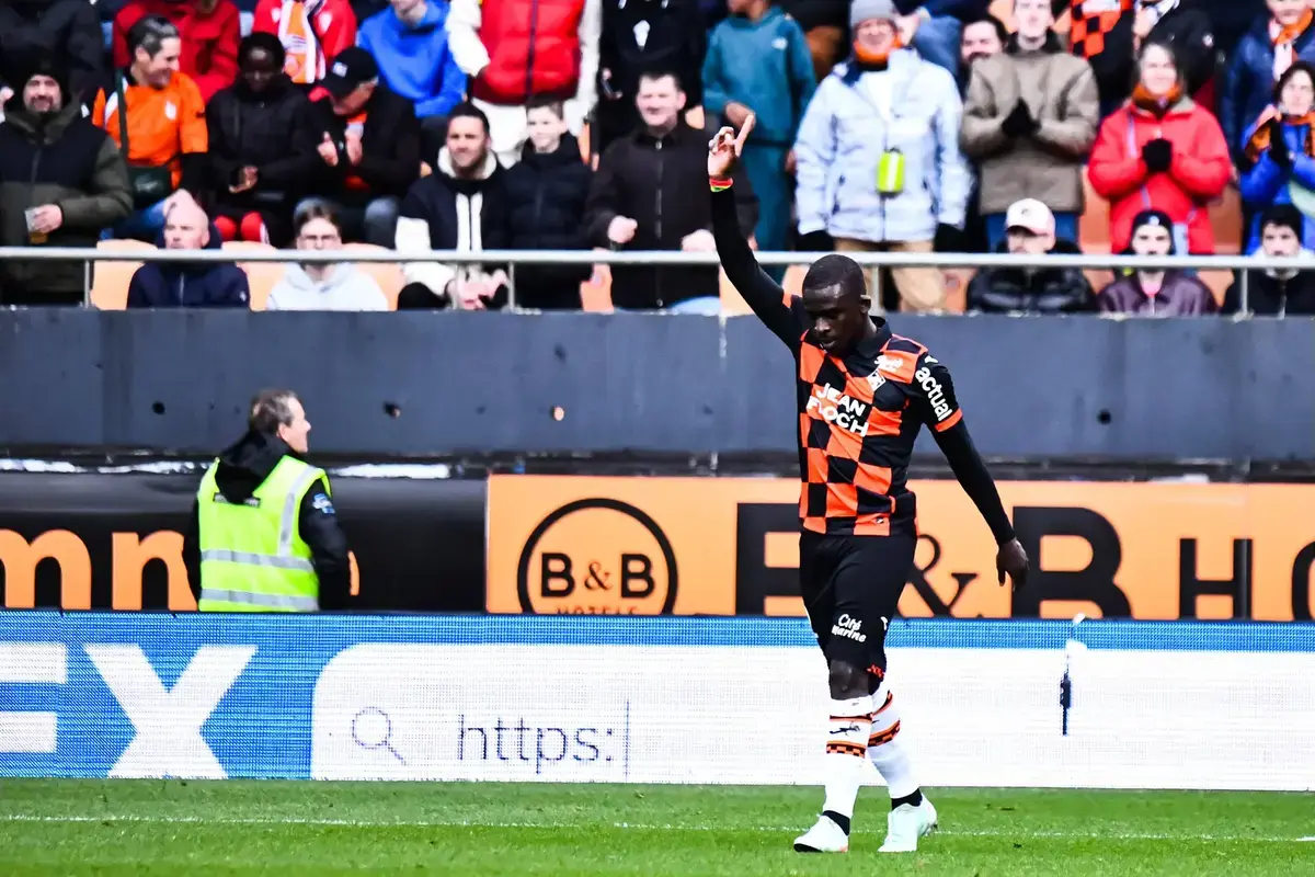 Hull City entre dans la course au transfert de Bamba Dieng avec ses rivaux de Championship !