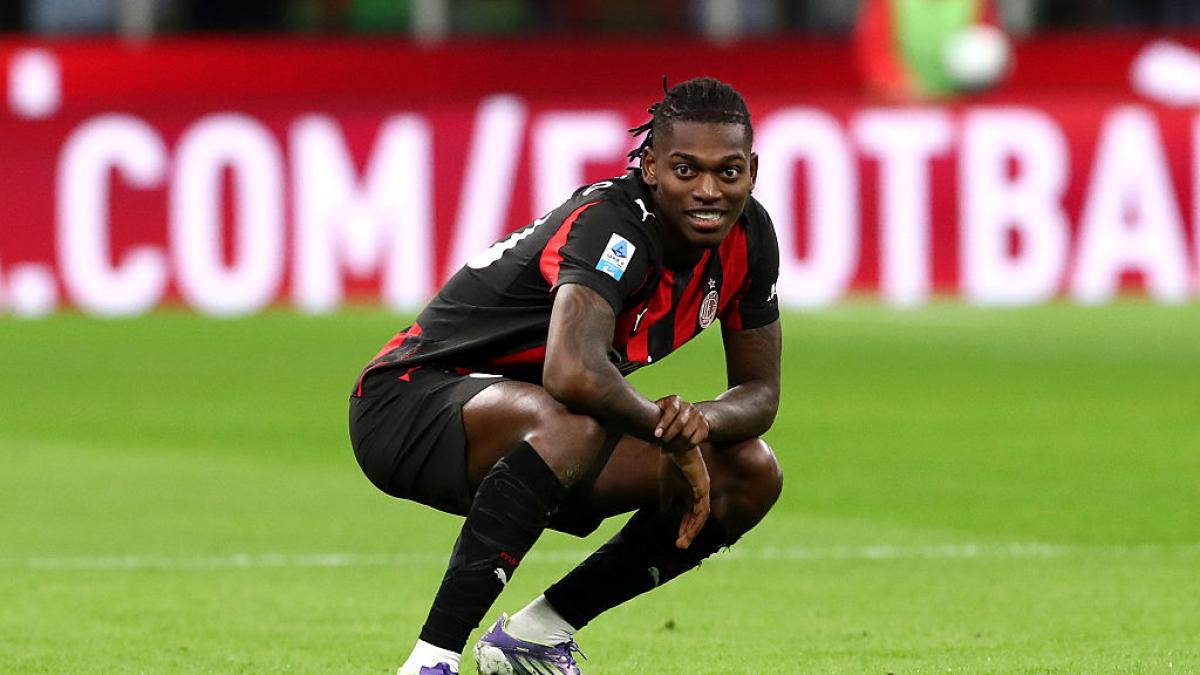 Milan vise Zirkzee et Sorloth avec Leao vers Manchester : Les négociations en cours !