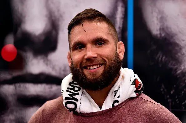 Aperçu du Combat UFC 328 : Des vétérans des poids légers s'affrontent !