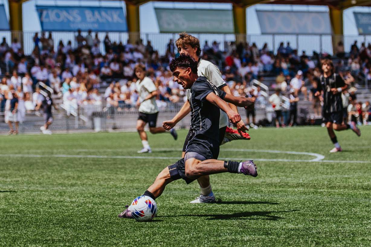 Lone Peak et Farmington s'affrontent lors de la finale du championnat 6A, vendredi 22 mai 2026 au Zions Bank Stadium à Herriman. Lone Peak a gagné 3-1.
