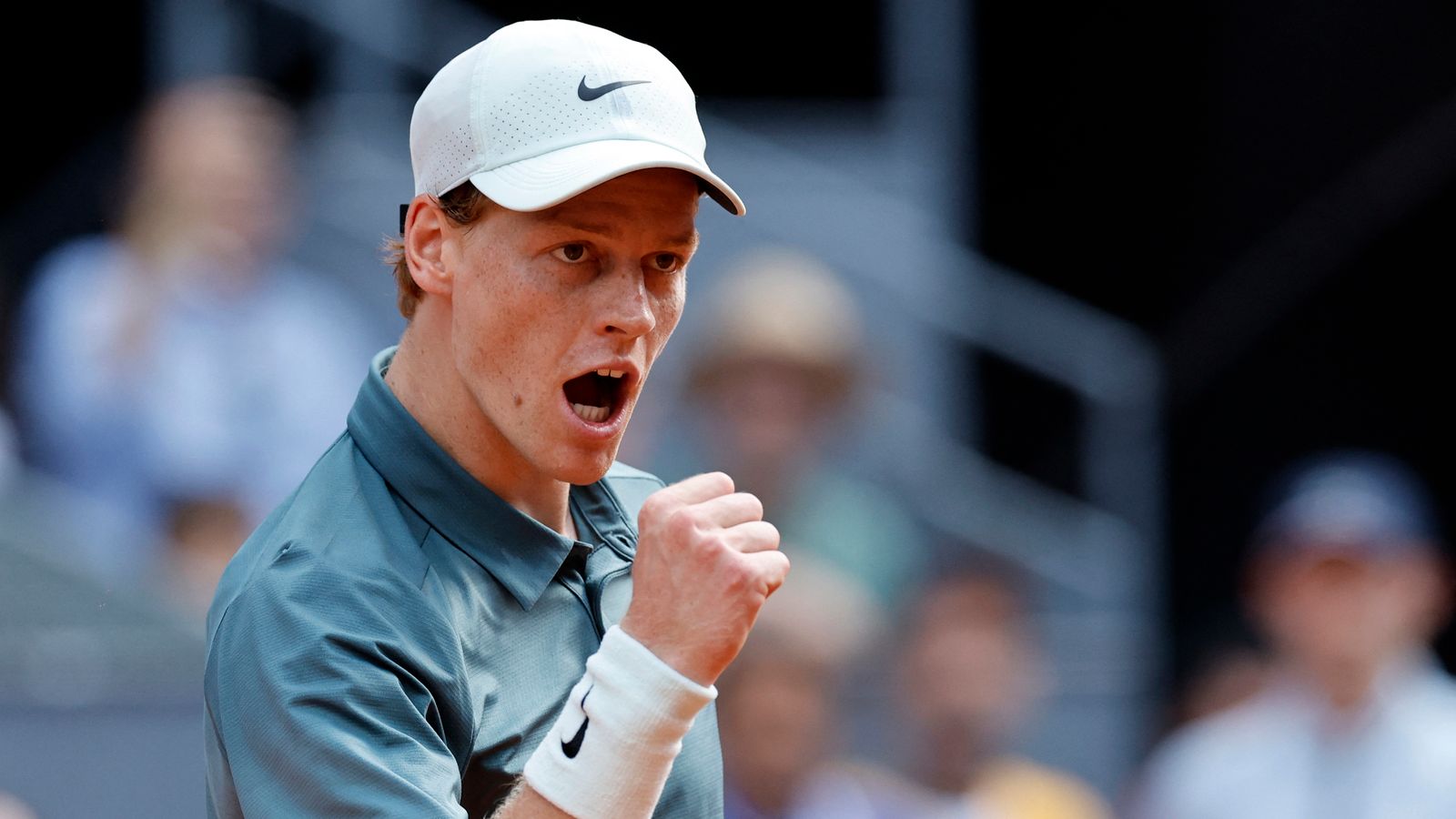 Jannik Sinner sur le chemin de cinq titres Masters 1000 consécutifs après avoir dominé Arthur Fils en demi-finale de Madrid !