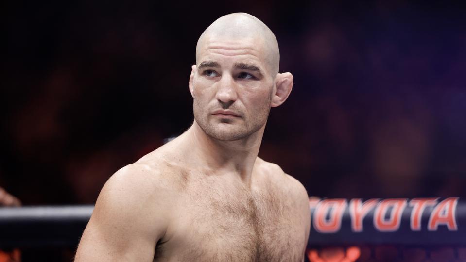 Le Combat Imminent de Sean Strickland : Face à Khamzat Chimaev à l'UFC 328 !