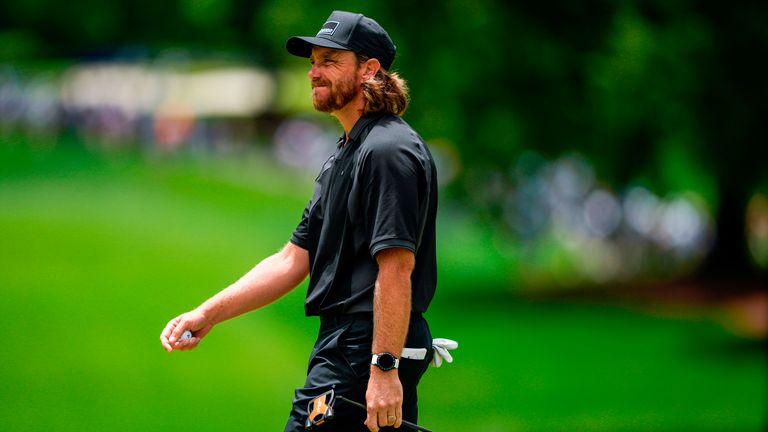 Tommy Fleetwood, d'Angleterre, réagit à un putt manqué au 12e trou lors du premier tour du Truist Championship