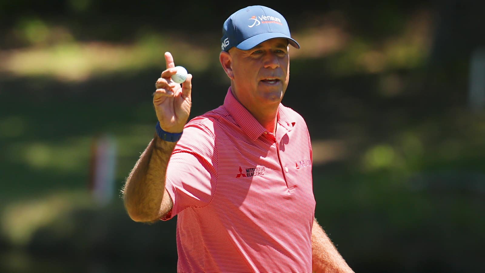 Stewart Cink fait un birdie au No. 15 lors du Regions Tradition