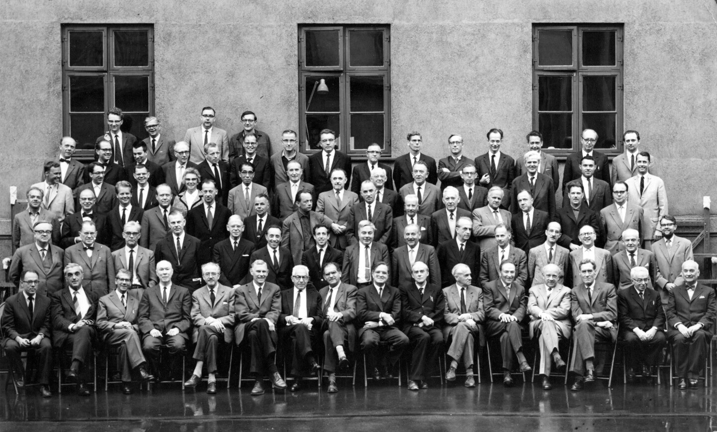 Photo de groupe en extérieur