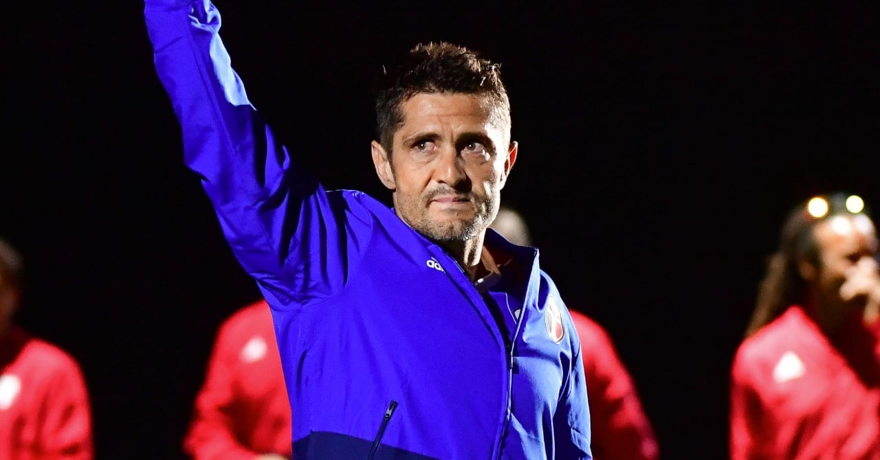 Bixente Lizarazu : un départ officiel de "Téléfoot" !