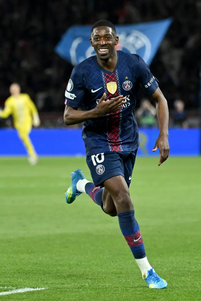 Ousmane Dembélé célèbre avec le PSG