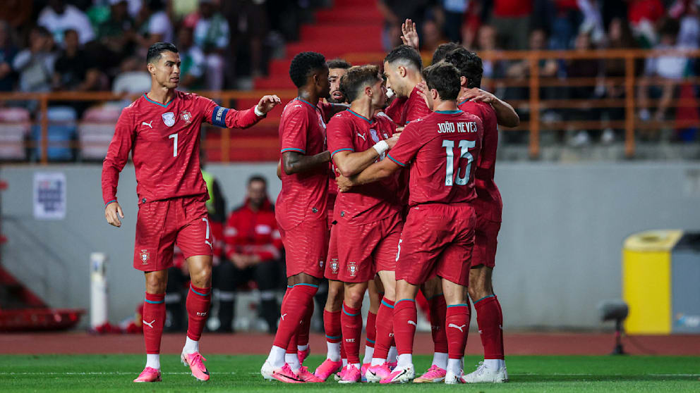 Portugal célèbre le but de Pedro Neto