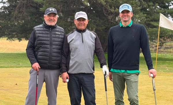 Golf: a pesar de la lluvia, hubo 7 categorías en 18 hoyos