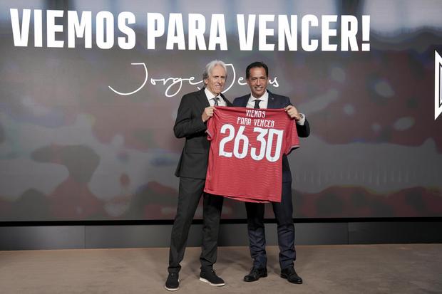 Jorge Jesus avec Pedro Proença, à Cidade do Futebol