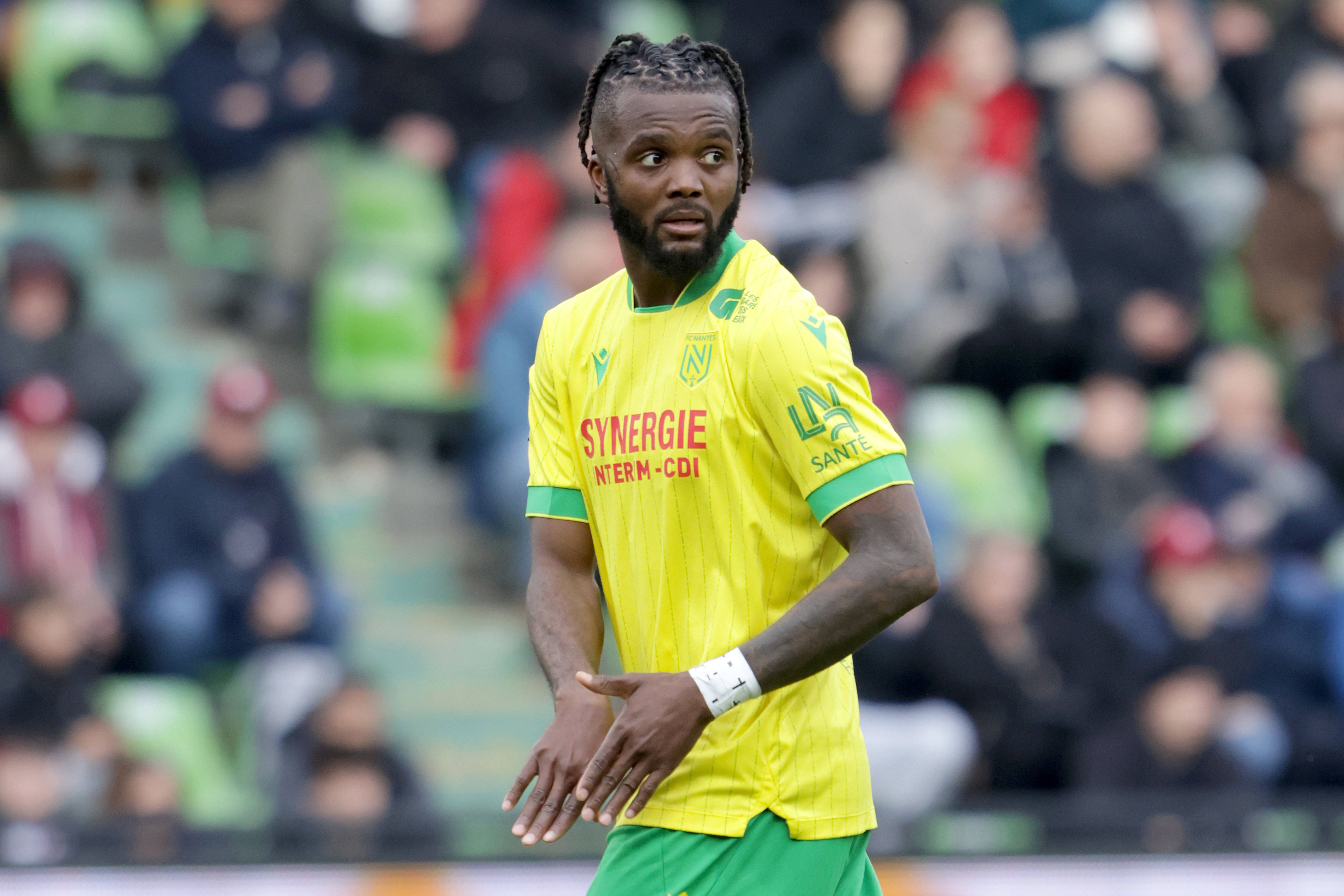 Chidozie Awaziem en action en Ligue 1