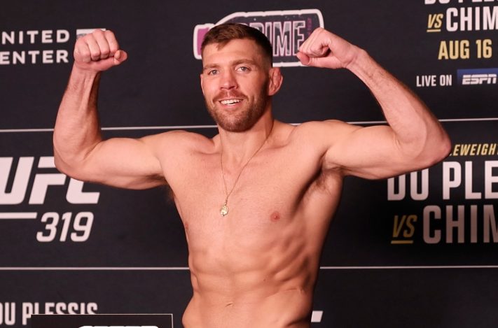 Le combat principal acharné remporte le Combat de la Nuit à l'UFC Oklahoma City