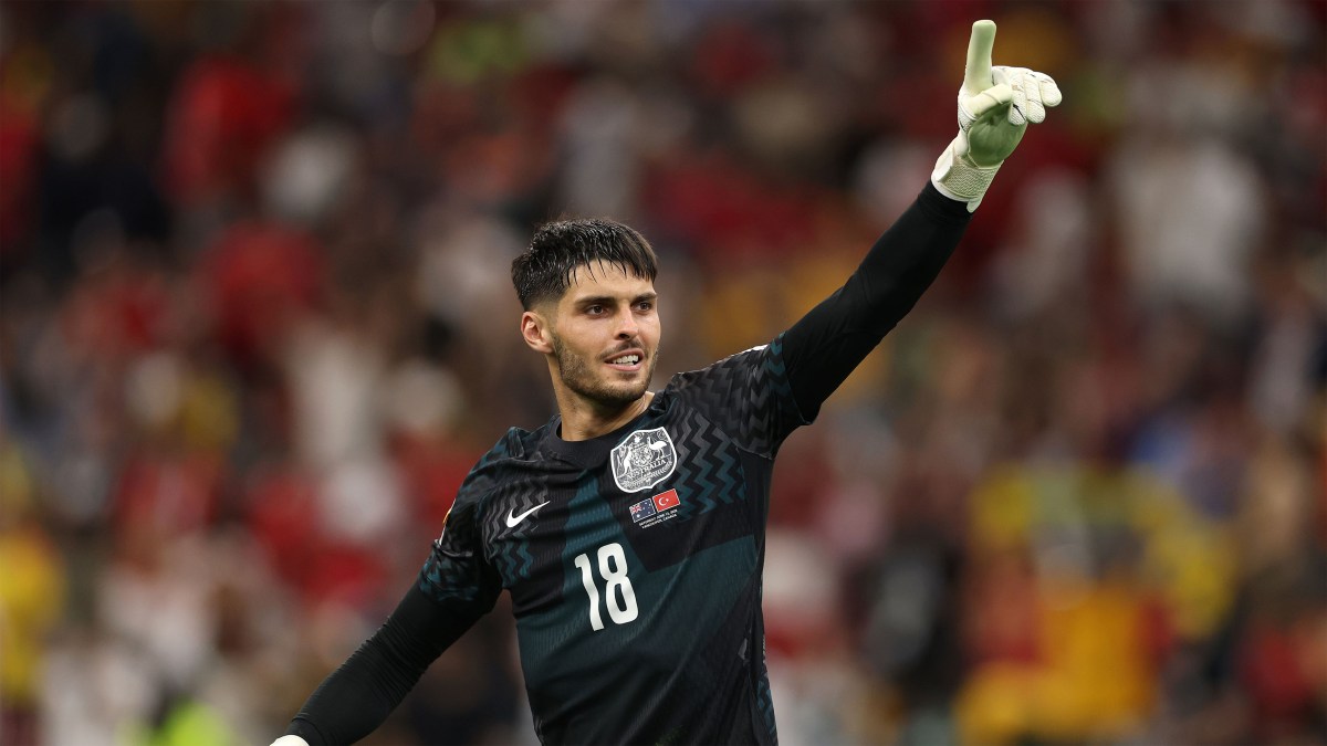 Le gardien des Socceroos, Patrick Beach, rejoint Troyes pour un transfert surprise !