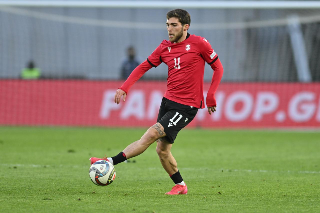 Le SC Freiburg en lice face à Lorient pour le talentueux ailier géorgien Tsitaishvili !