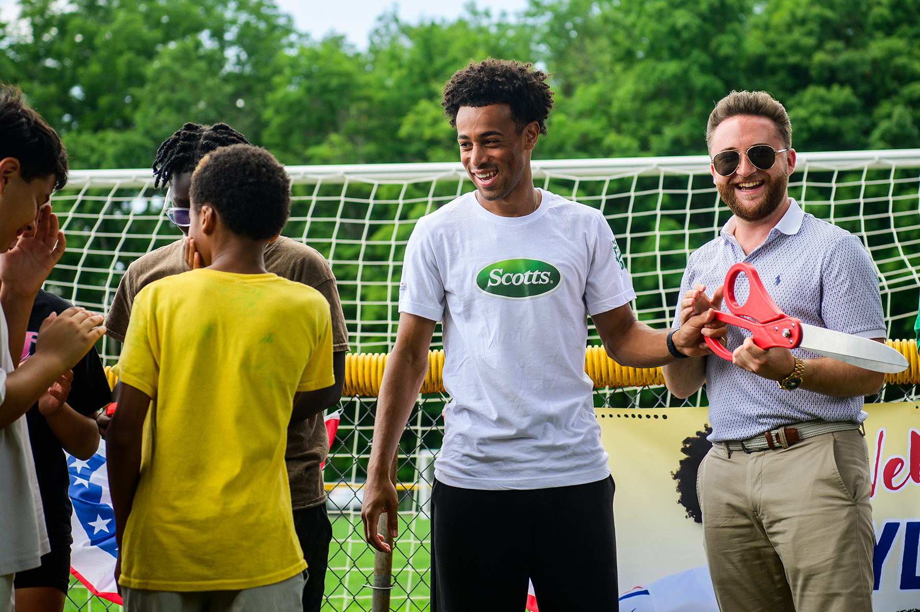 Tyler Adams revient chez lui pour inaugurer un terrain de football à Wappingers Falls