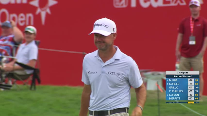 Brian Harman sinks 6-foot putt for birdie on No. 18