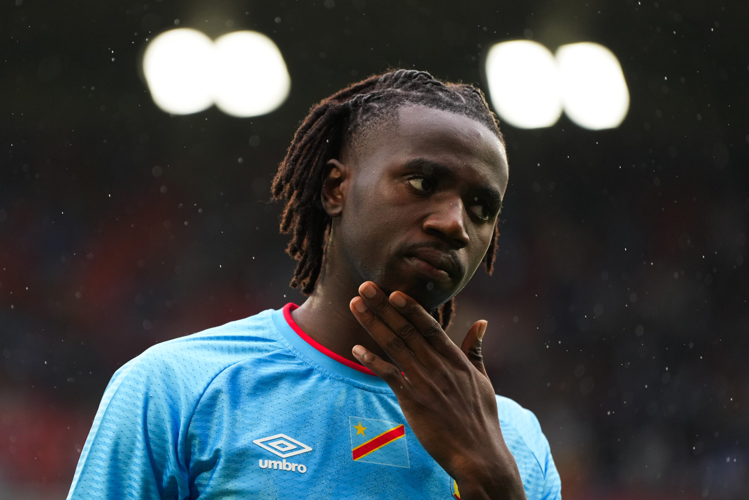 Aston Villa vise un milieu de terrain de Ligue 1 pour 40 millions d'euros !