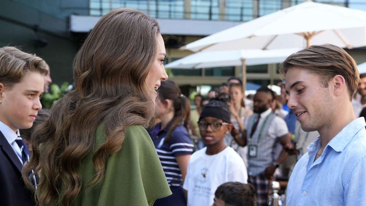 George et ses frères et sœurs décrochent une offre de tennis exclusive