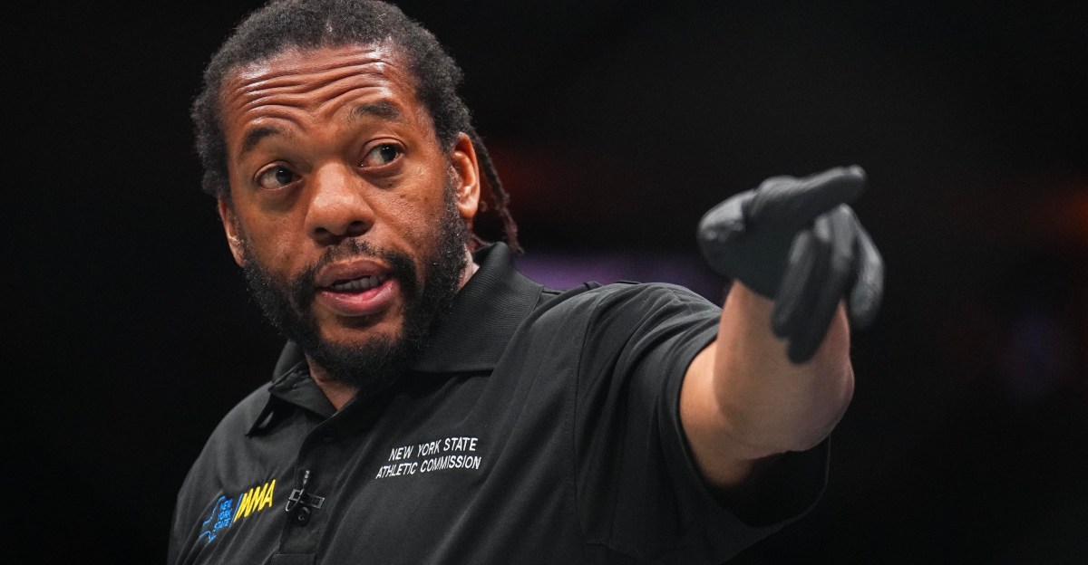 Henry Cejudo s'en prend à l'arbitrage timide d'Herb Dean : il faut les tenir responsables