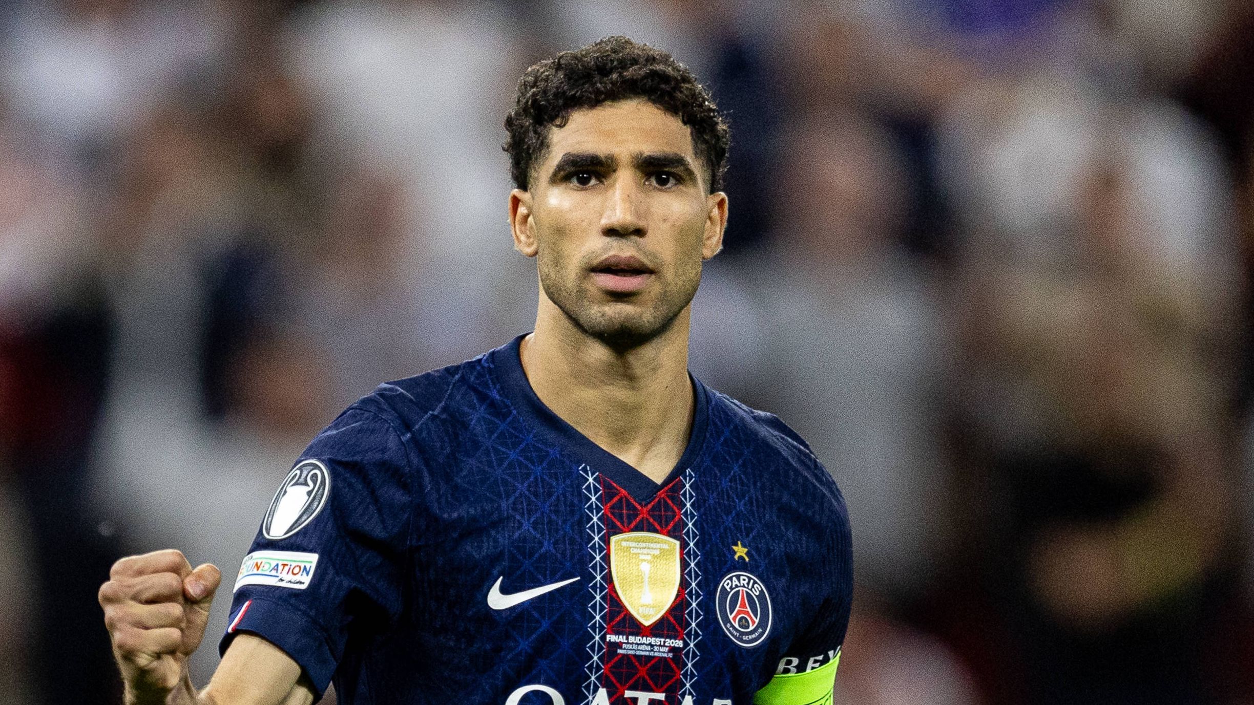 Le Remplaçant de Hakimi : Le PSG se Mobilise pour Sécuriser une Force Défensive !