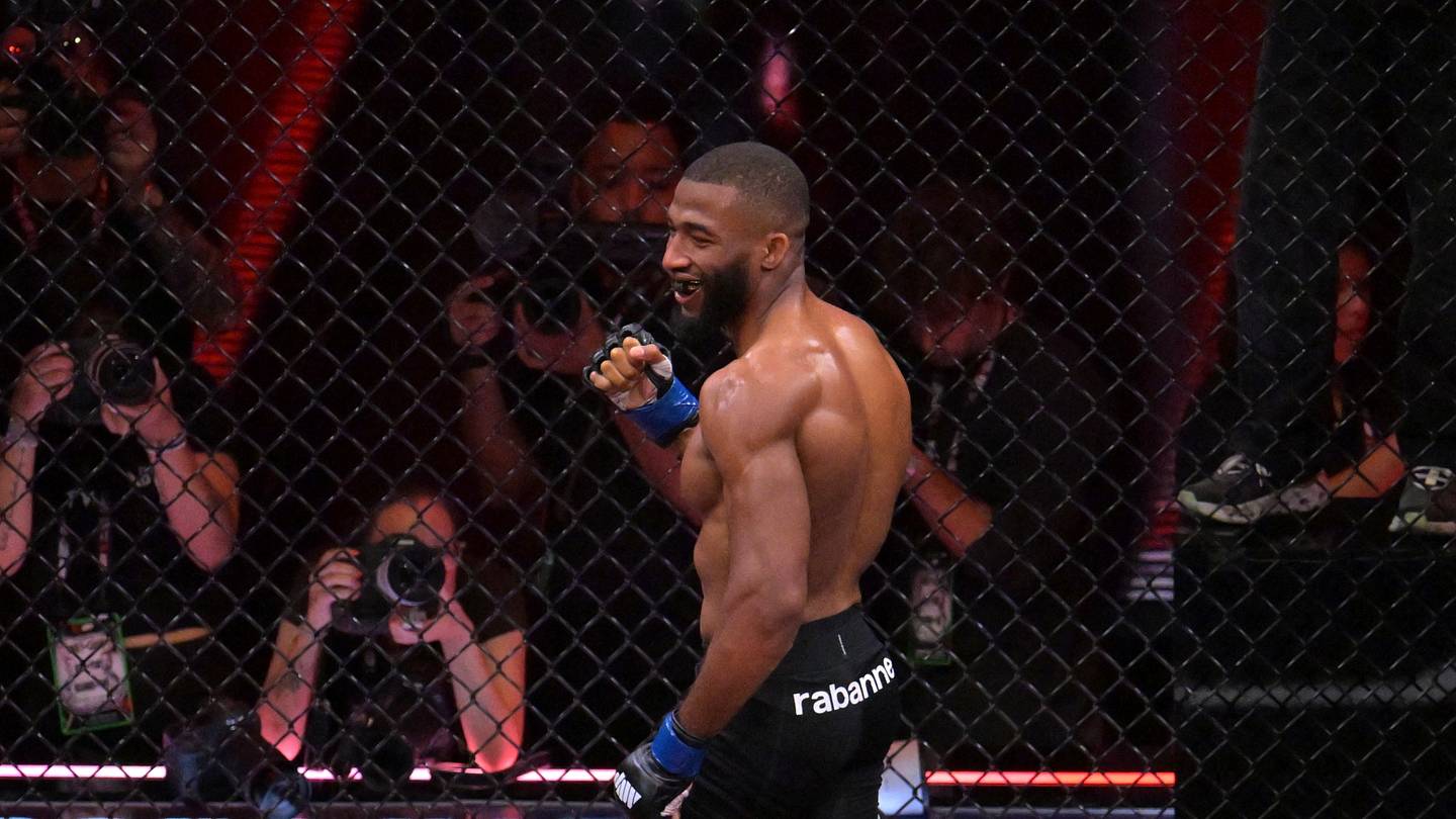 Nouveau venu dans l'UFC avec 15 finishes, il décroche une affiche principale rare pour son premier combat à l'UFC Paris