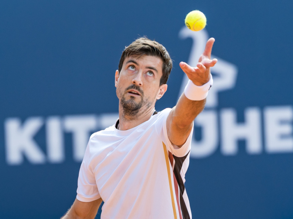 Ofner éliminé dès le premier tour à Kitzbühel : nouveau revers en première manche