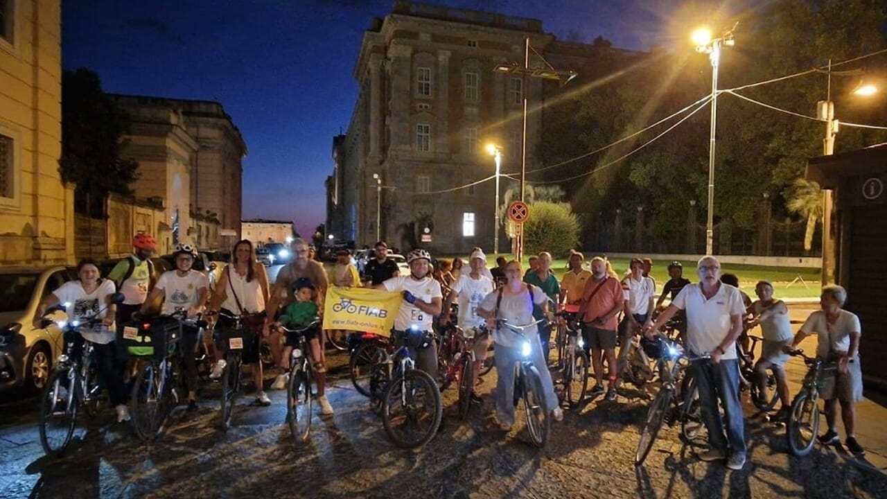Pédalez cette nuit à Caserta : le tour à vélo de jeudi entre Ercole, Puccianiello, Tescione et Vanvitelli