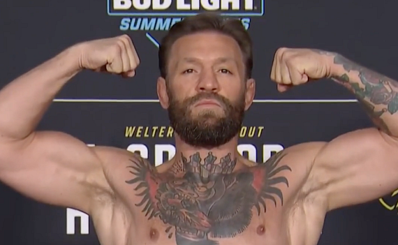 Pesée UFC 329 : Conor McGregor passe la pesée pour son retour dans l’Octogone