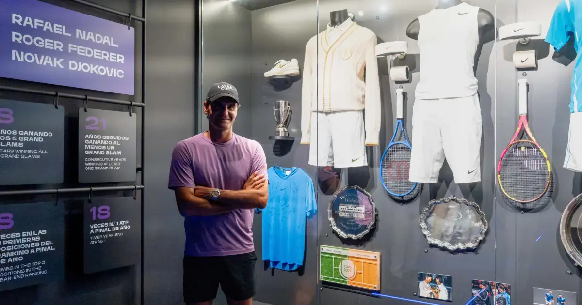 Roger Federer découvre le nouveau musée de Rafa Nadal à Majorque