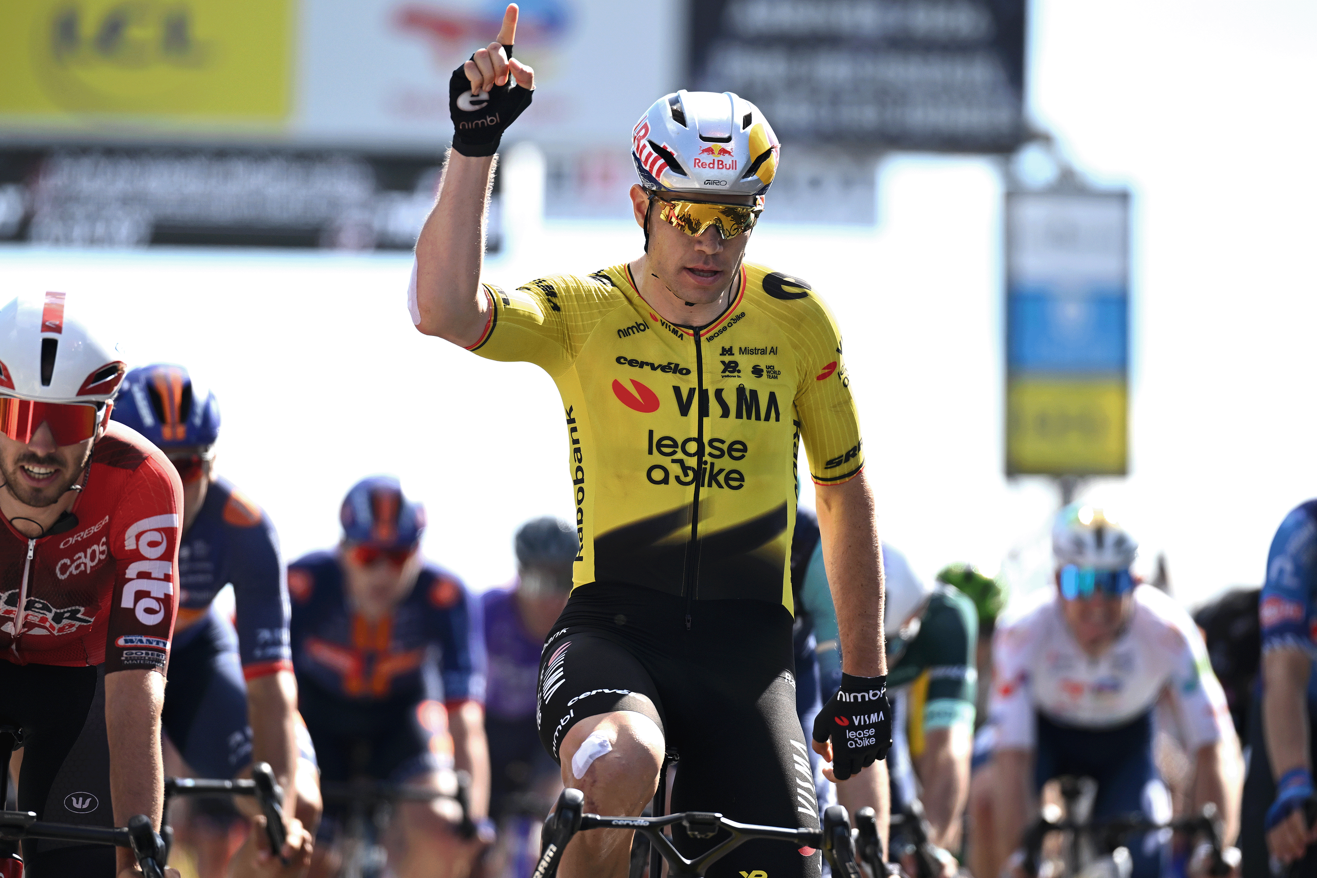Tour du Danemark : Wout van Aert arrache la victoire au sprint dans une course de reprise explosive dès la 1ère étape
