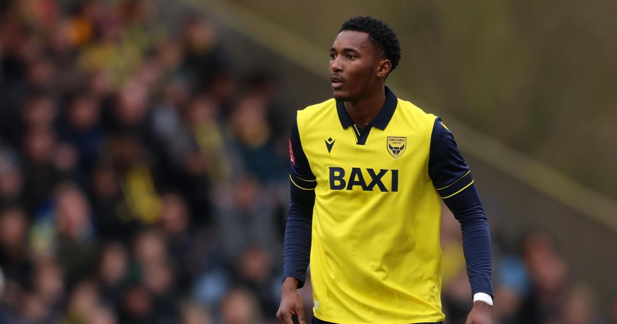 Un ancien prêt d'Oxford United rejoint l'AJ Auxerre en Ligue 1 depuis Luton !