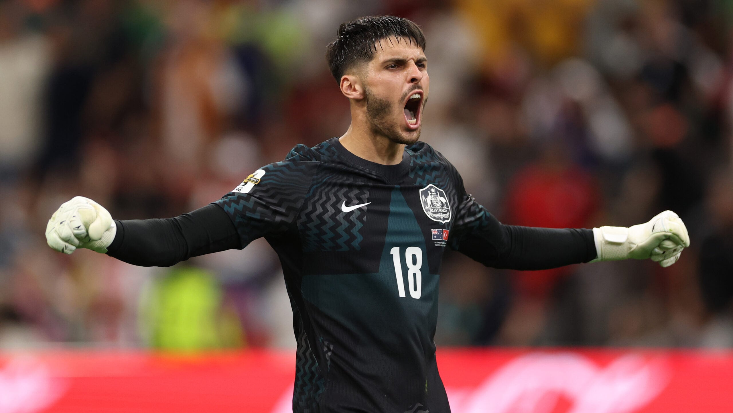 Une étoile des Socceroos signe un contrat de 5 ans avec une équipe de Ligue 1 après sa percée en Coupe du Monde !