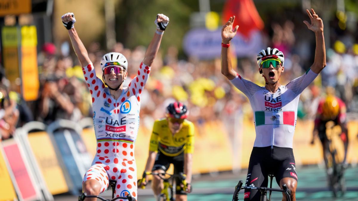 Isaac del Toro et Tadej Pogacar célèbrent la victoire de l’étape 2 du Tour de France