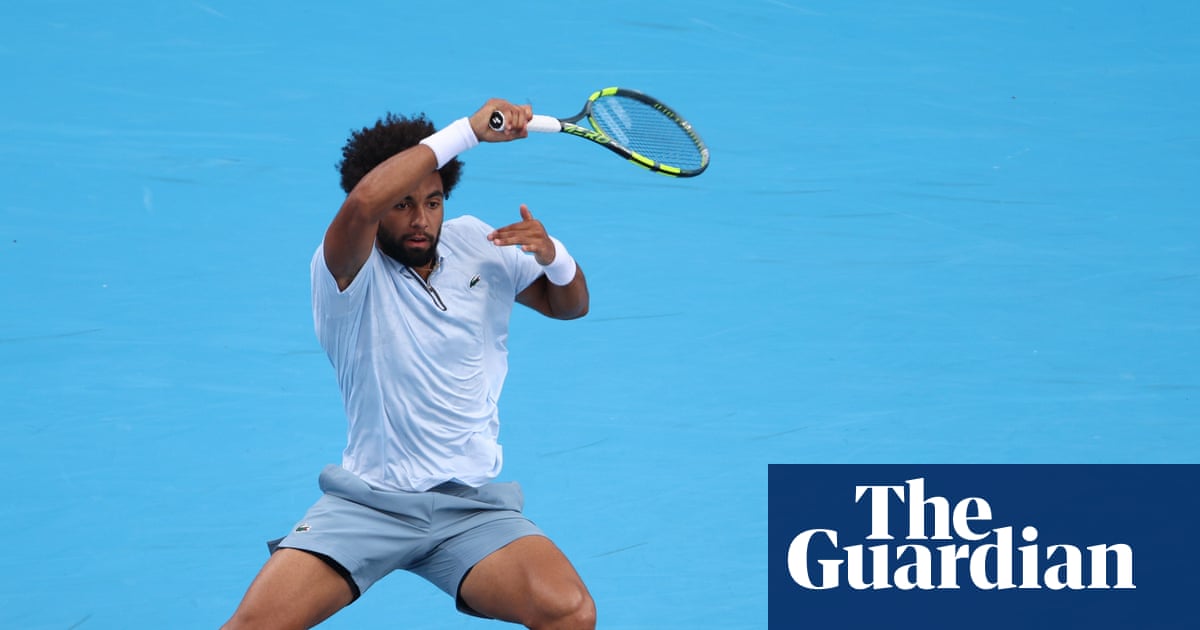 Arthur Fils s’envole et écrase Flavio Cobolli pour rejoindre sa première finale Masters avec une victoire historique