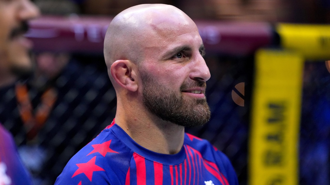 Carte de l'UFC 333 dévoilée : Merab Dvalishvili contre Petr Yan pour le 3e duel et Volkanovski contre Evloev