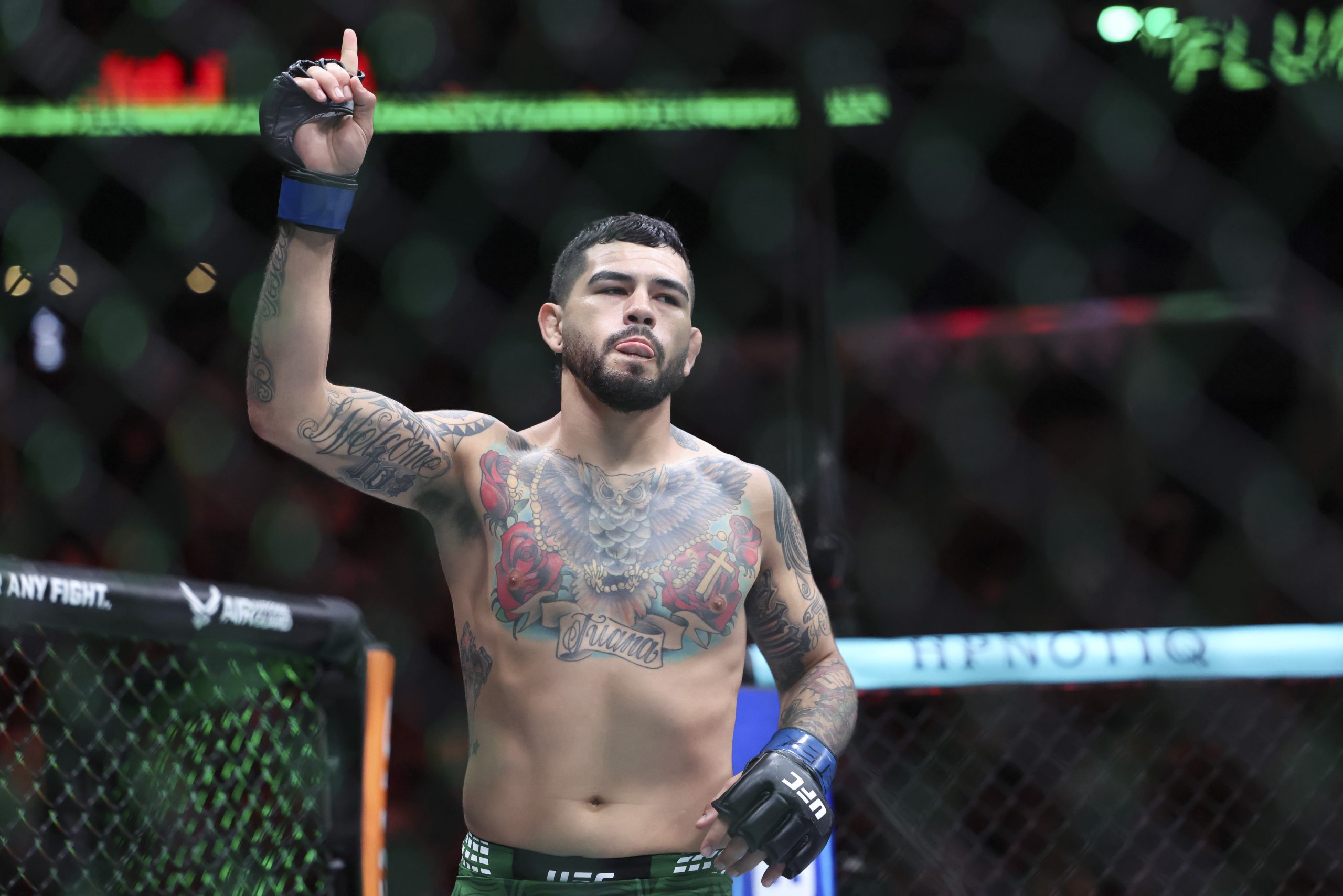 Comment profiter des marchés de prédiction pour Hernandez contre Rodrigues lors du UFC Fight Night