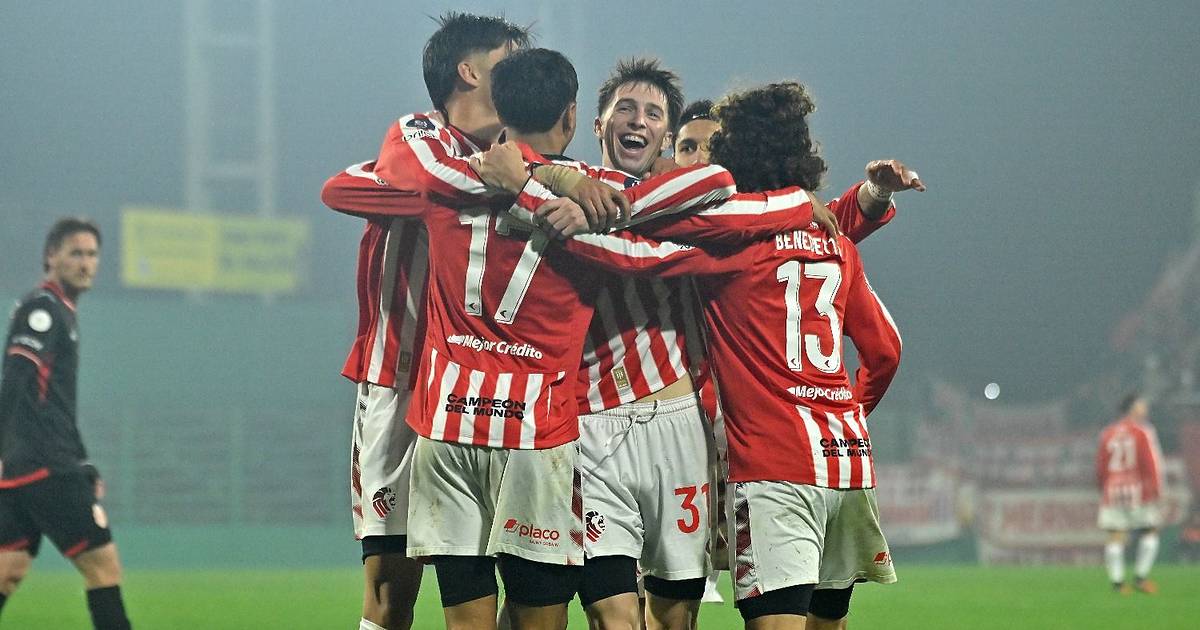 Estudiantes s'impose avec une maîtrise supérieure, bat Barracas 3-1 et se qualifie pour les quarts de finale de la Coupe d'Argentine