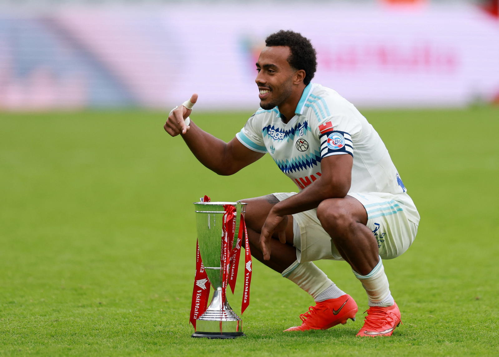Guela Doue sur le radar du PSG : une arrivée aux côtés de son frère Désir ?