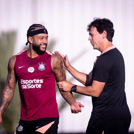 Memphis Depay et Diniz au premier contact après le retour du Hollandais au Corinthians