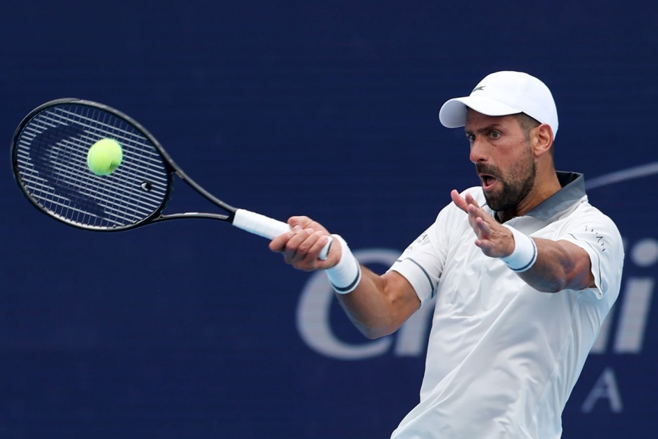Novak Djokovic arrive à l’US Open 2026 et s’entraîne sur le court