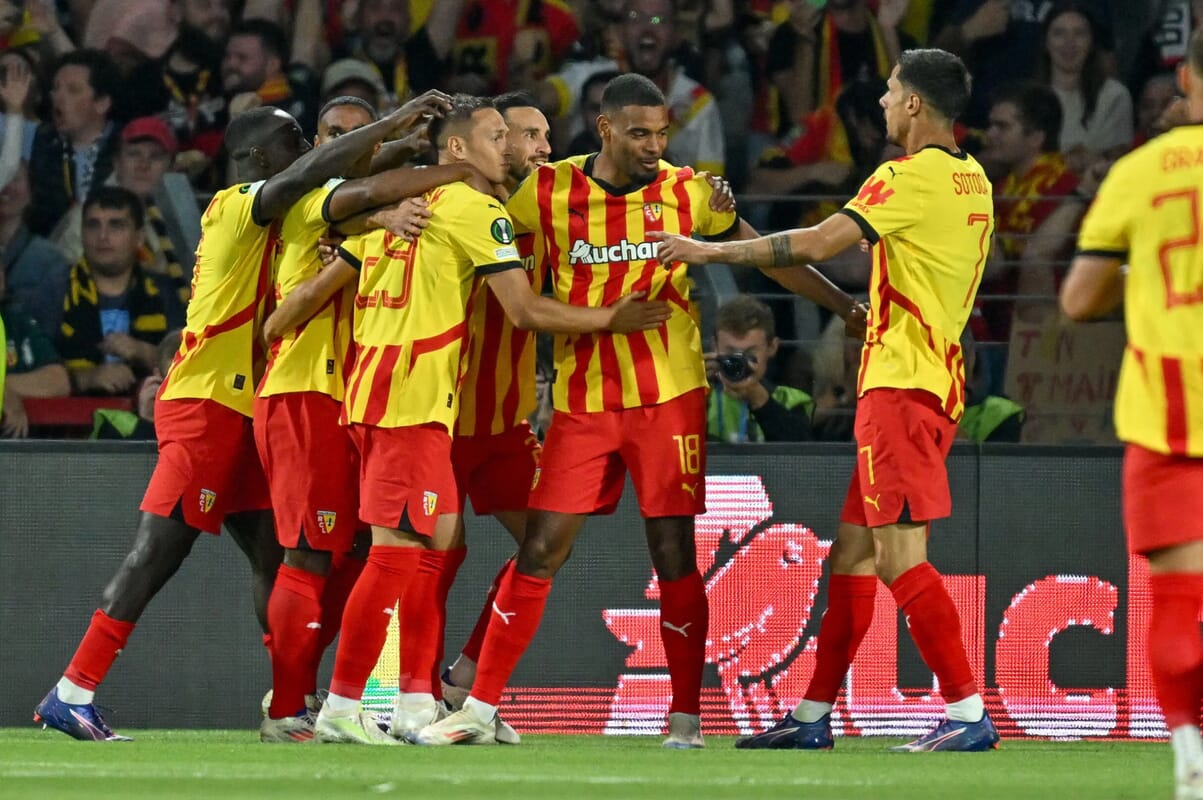 Prédictions et Conseils de Paris pour Lens vs Auxerre : Équipe et Cotes à Ne Pas Manquer !