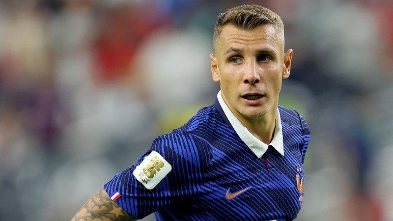 Retour aux sources : Lucas Digne rejoint le PSG pour un transfert de 8,5 millions £ !