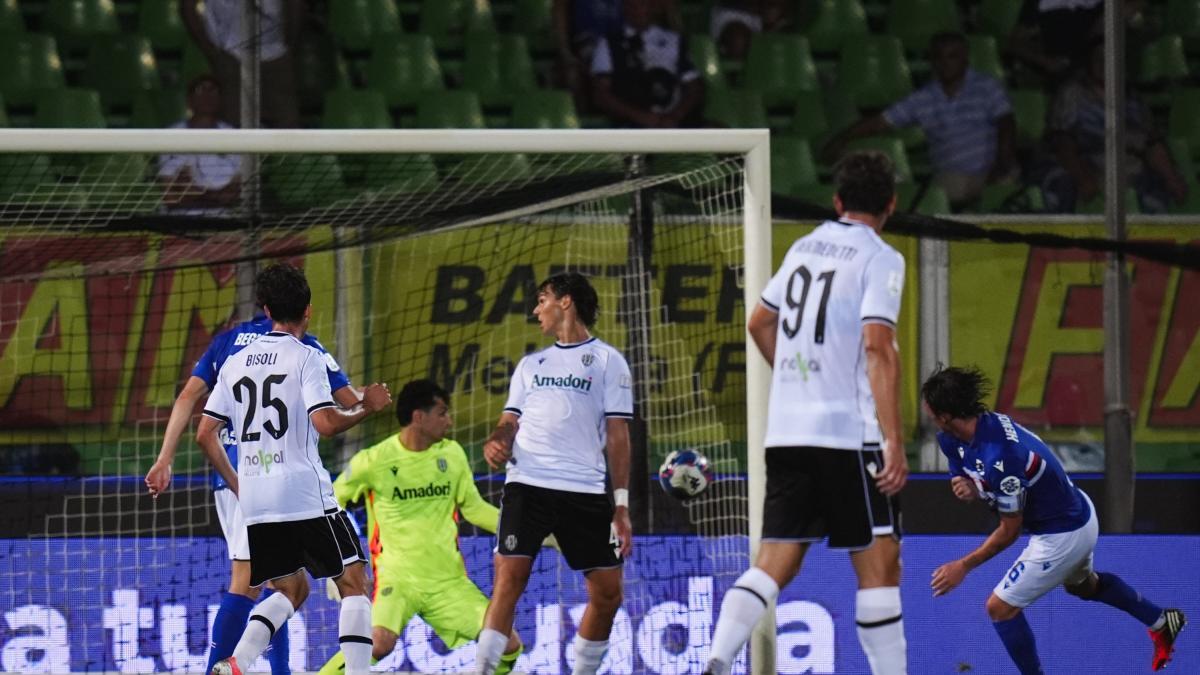 Serie B italienne : Ascoli s'impose 2-1 à Vérone, Padoue bat Pise 1-0, Cesena et Sampdoria font match nul 1-1, Palerme bat la Juve Stabia 1-0