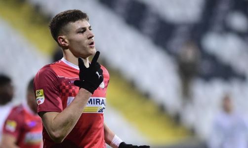 Strasbourg prête l'attaquant serbe Miloš Luković : un coup de poker prometteur !